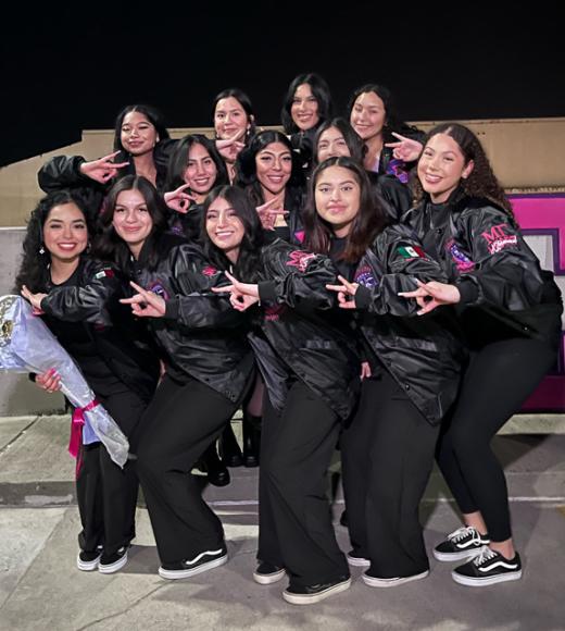 Students from Sigma Lambda Gamma